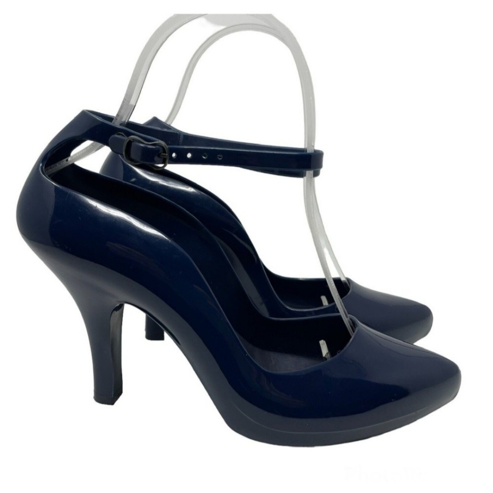 Pumps - Picture 2 of 8